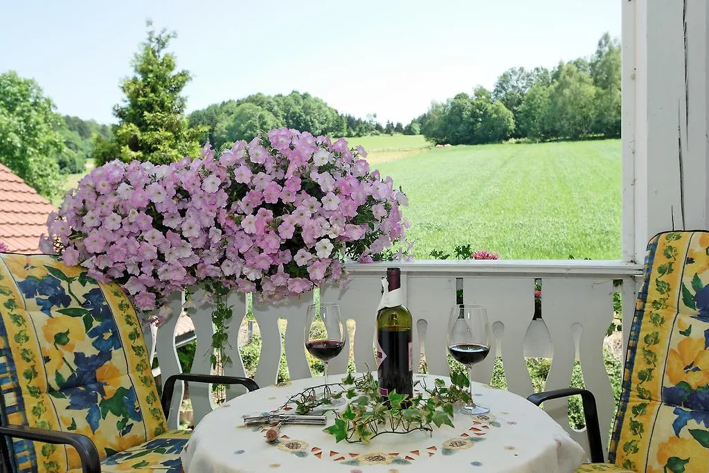 Guest house Landpension & Gasthaus Monika Ringelai